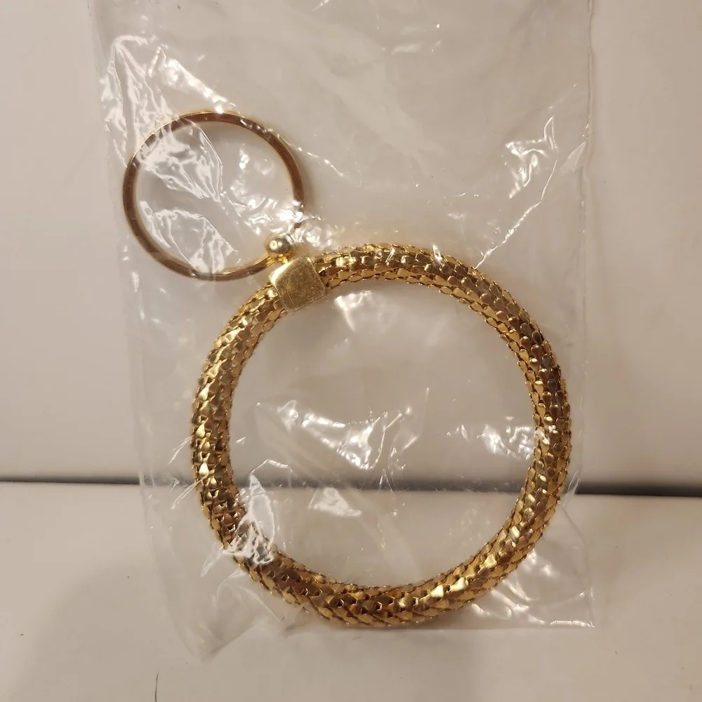Brand New 3” Gold-tone Metal Mesh/ Snake Skin textured Bangle Key Ring K…